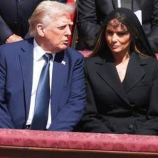 Dai reali ai capi di Stato, il dress code ai funerali di Papa Francesco. Trump si distingue col blu