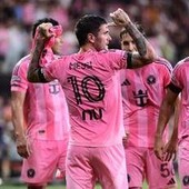 De Paul, gol e 'abbraccio' a Messi per la morte del papà: il tributo da brividi in Mls De Paul, gol e 'abbraccio' a Messi per la morte del papà: il tributo da brividi in Mls