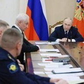 Russia, l'accusa a Kiev: "Ucraina ha attaccato casa di Putin". Trump: "Molto male"