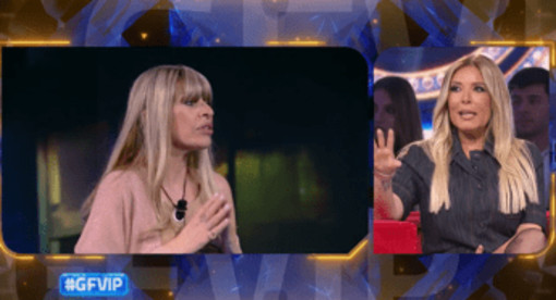 Gf Vip, Lucarelli difende Mussolini: il confronto inaspettato