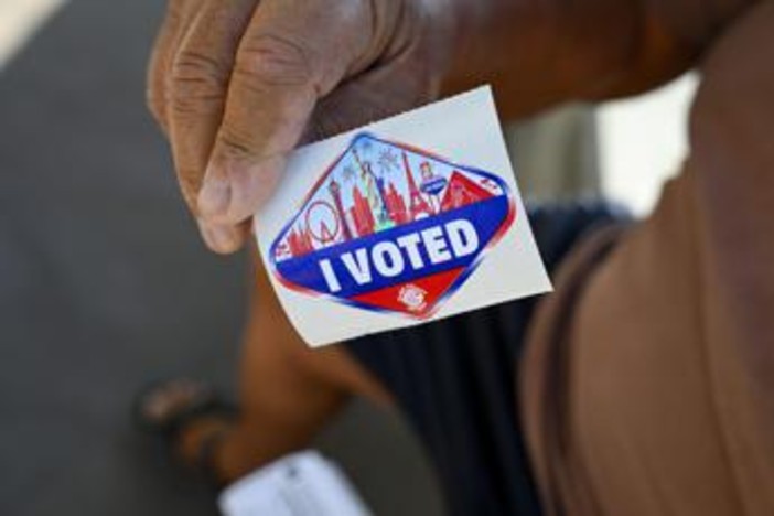 Elezioni Usa, Corte Suprema sblocca la stretta sul voto per posta voluta da Trump Elezioni Usa, Corte Suprema sblocca la stretta sul voto per posta voluta da Trump