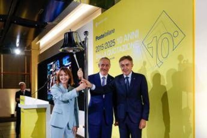 Poste celebra a Piazza Affari il decimo anno della quotazione in Borsa Poste celebra a Piazza Affari il decimo anno della quotazione in Borsa