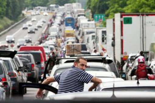 Esodo, ecco il traffico da bollino rosso: 27 milioni in viaggio da oggi a domenica