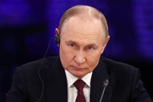 &quot;Guerra ibrida contro di noi&quot;, Germania accusa Putin. Dalla Russia nuovo avvertimento a Europa e Nato