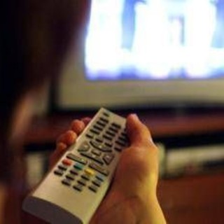 Ascolti tv martedì 27 ottobre, 'Tutto l'amore che resta' più visto in prima serata
