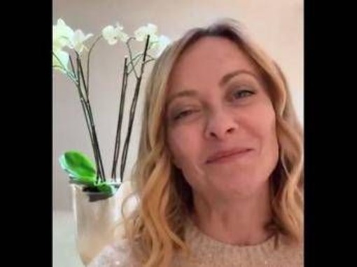 Festa della mamma, il messaggio di Meloni: &quot;Essere madre sfida più straordinaria&quot;