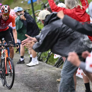 A La Plagne svetta Arensman, Pogacar sempre più leader del Tour