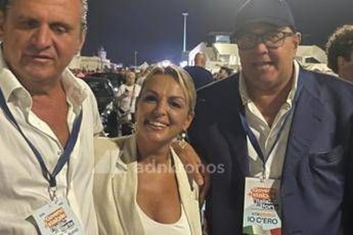 Francesca Pascale celebra governo Meloni a Bari: "Berlusconi sarebbe fiero" Francesca Pascale celebra governo Meloni a Bari: "Berlusconi sarebbe fiero"