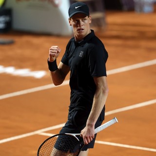 Sinner rimonta e va in finale a Roma, Paul ko in 3 set