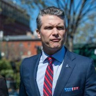 Usa, nuova bufera su Hegseth: ha condiviso piani di guerra in chat con moglie e fratello
