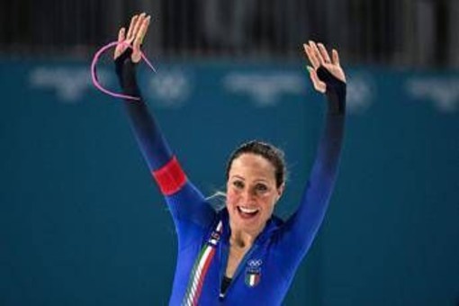 Milano Cortina, primo oro per l'Italia con Francesca Lollobrigida: record olimpico nei 3mila