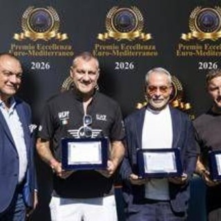 Totti e Vieri ricevono premio Eccellenza Euro Mediterraneo: "Roma-Real Madrid? Gasperini giocherà per vincere" Totti e Vieri ricevono premio Eccellenza Euro Mediterraneo: "Roma-Real Madrid? Gasperini giocherà per vincere"