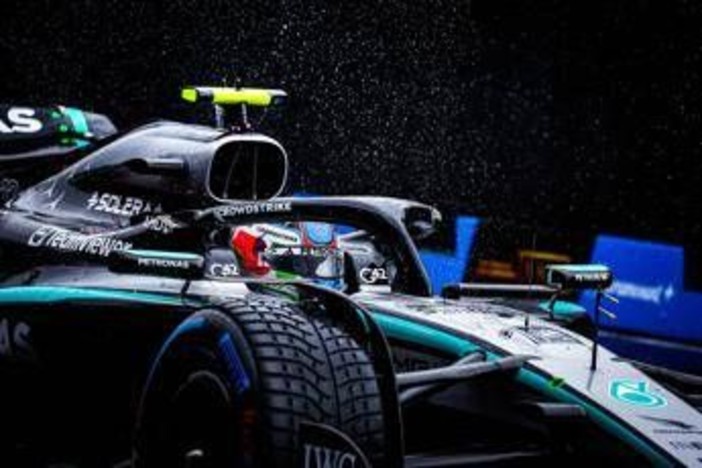 Antonelli nella bufera, ha fatto passare Norris? Le accuse social e le 'scuse' a Verstappen Antonelli nella bufera, ha fatto passare Norris? Le accuse social e le 'scuse' a Verstappen