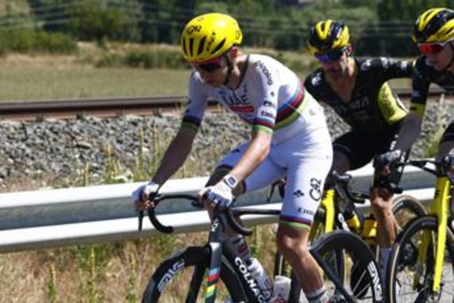 Tour de France, Pogacar vince la terza tappa e conquista la maglia gialla Tour de France, Pogacar vince la terza tappa e conquista la maglia gialla