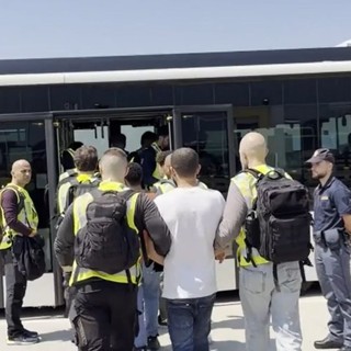 Contrasto all’immigrazione clandestina, espulsi 23 egiziani