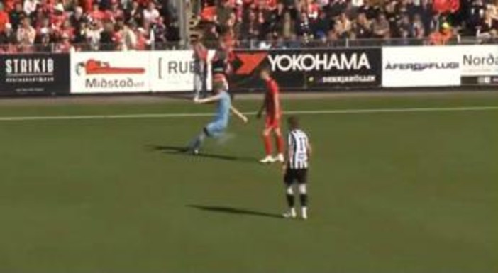 Il gol dell'anno arriva dall'Islanda: la punizione del portiere (da 70 metri) fa il giro del mondo