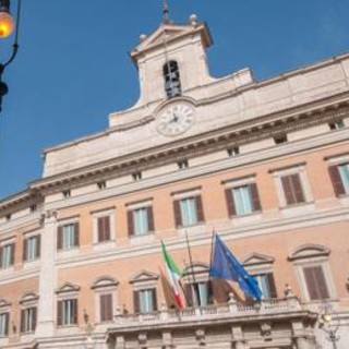 Decreti, ostruzionismo e urne: primavera tra tour de force e rischio ingorgo