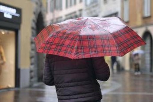 Maltempo, oggi è allerta gialla in 8 regioni per piogge e forti temporali