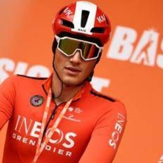 Giro d'Italia, Tarling vince seconda tappa. Roglic in maglia rosa