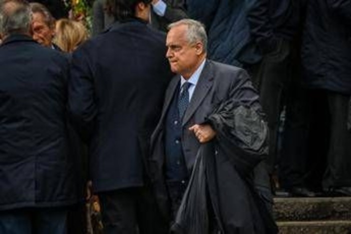 Lazio, Lotito contestato dai tifosi: rissa sfiorata in Monte Mario Lazio, Lotito contestato dai tifosi: rissa sfiorata in Monte Mario