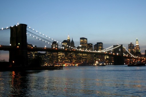 Veliero contro Ponte di Brooklyn a New York, 2 morti e 17 feriti