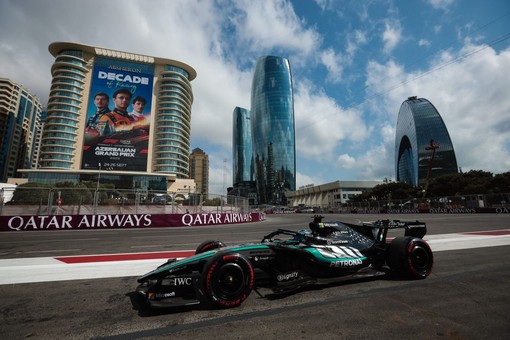 Russell vince a Baku davanti a Verstappen, 4° Leclerc e 5° Antonelli Russell vince a Baku davanti a Verstappen, 4° Leclerc e 5° Antonelli