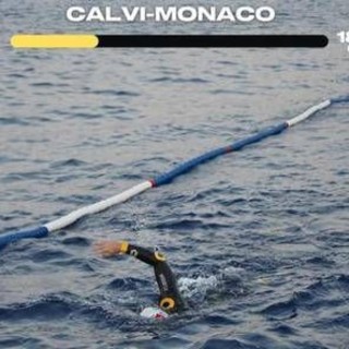 Dalla Corsica a Monaco a nuoto, l'impresa dell'uomo-pesce