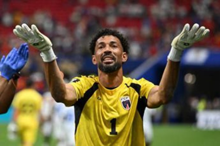 Vozinha, dopo il Mondiale trova squadra e... piange Vozinha, dopo il Mondiale trova squadra e... piange