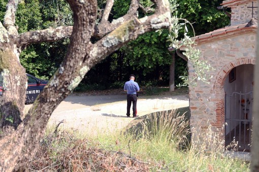 Spara e uccide moglie e figlio in Versilia, arrestato
