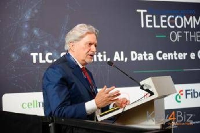 Gola (Open Fiber): "Più utilizzo della fibra per AI, cloud e digitale Italia" Gola (Open Fiber): "Più utilizzo della fibra per AI, cloud e digitale Italia"