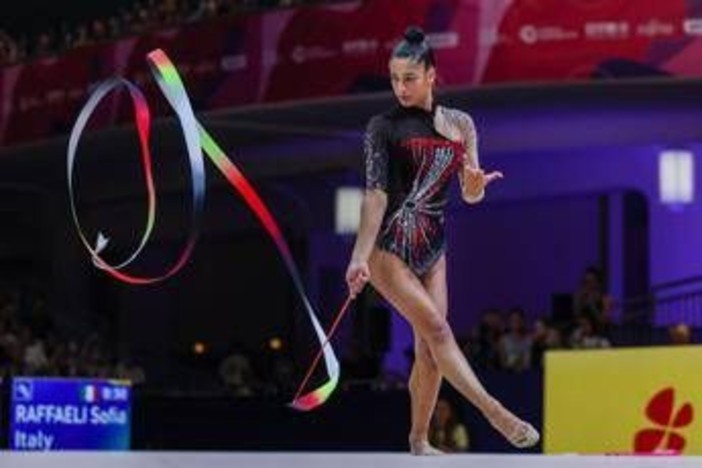 Raffaeli bronzo ai mondiali di ritmica, l'azzurra qualificata per i Giochi di Los Angeles Raffaeli bronzo ai mondiali di ritmica, l'azzurra qualificata per i Giochi di Los Angeles
