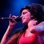 Cimeli di Amy Winehouse, il padre perde la causa contro due amiche della cantante