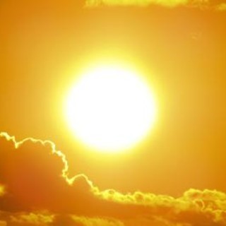Caldo record, domenica bollente: raffica di bollini rossi sull'Italia