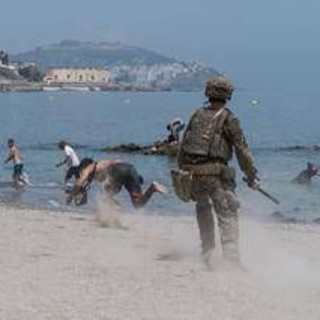 Migranti Ceuta, Italia e Spagna concordano stop a sospensione Schengen Migranti Ceuta, Italia e Spagna concordano stop a sospensione Schengen