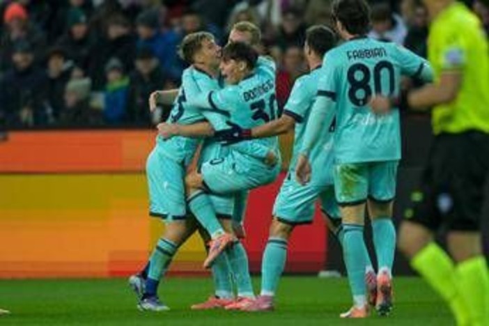 Udinese-Bologna 0-3, rossoblù primi in classifica con Inter e Roma