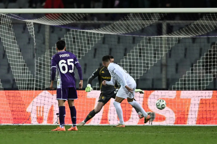 Fiorentina sconfitta 1-0 in casa dall’Aek, i viola non si sbloccano Fiorentina sconfitta 1-0 in casa dall’Aek, i viola non si sbloccano