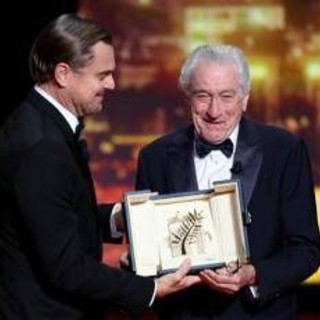 Cannes, DiCaprio consegna Palma d'Oro a De Niro: &quot;Ha ispirato tutti noi&quot;