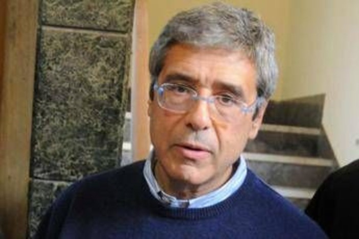 Appalti pilotati in Sicilia, chiesto l'arresto per l'ex governatore Cuffaro Appalti pilotati in Sicilia, chiesto l'arresto per l'ex governatore Cuffaro