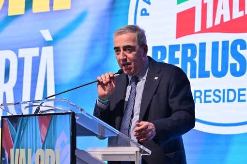 FI, Gasparri si dimette da capogruppo al Senato “Mia decisione autonoma”