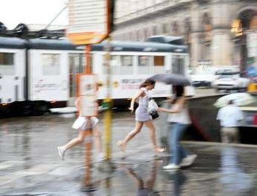 Meteo, cambia tutto: piogge e temporali al Nord, poi il maltempo arriva al Sud Meteo, cambia tutto: piogge e temporali al Nord, poi il maltempo arriva al Sud