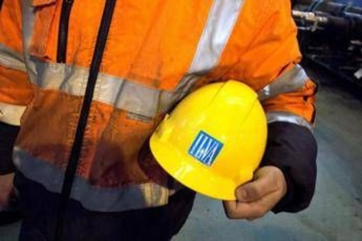 Ex Ilva, continua la protesta a Genova. Sciopero e occupazione a Taranto Ex Ilva, continua la protesta a Genova. Sciopero e occupazione a Taranto