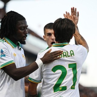 La Roma batte il Sassuolo 1-0 e aggancia il Napoli, Dybala decisivo