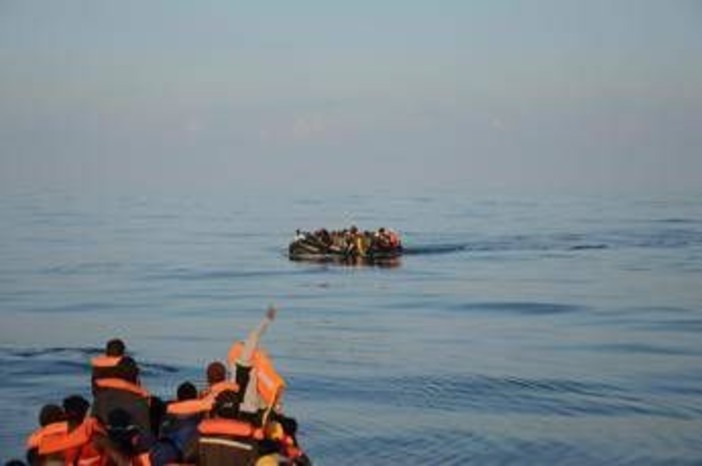 Migranti, crollo di arrivi a Lampedusa. Il sindaco: "100mila nel 2023, quest'anno 10mila" Migranti, crollo di arrivi a Lampedusa. Il sindaco: "100mila nel 2023, quest'anno 10mila"